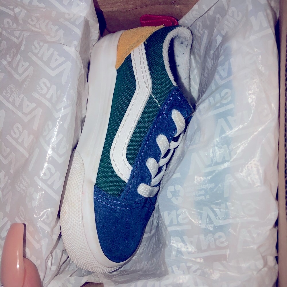BABY VANS YACHT CLUB SZ 5.0